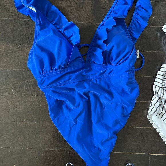 Maternity Swim Wear - Picture 2 of 6